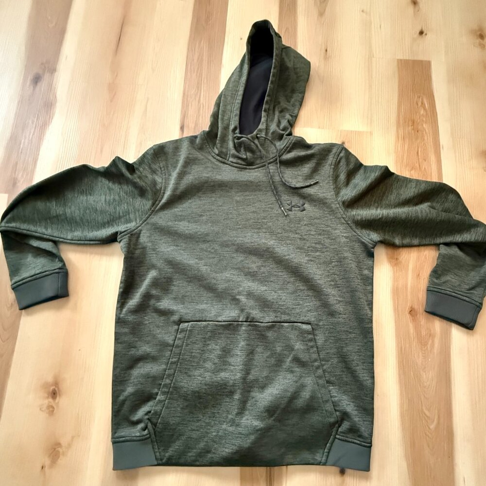 Under Armour sweatshirt synthetic workout fleece inside MED excellent condition!